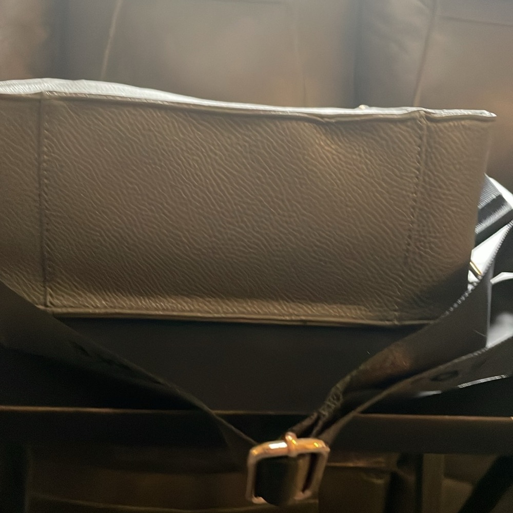 Shoulder Bag 10x10in. Kaki color - Picture 4 of 7